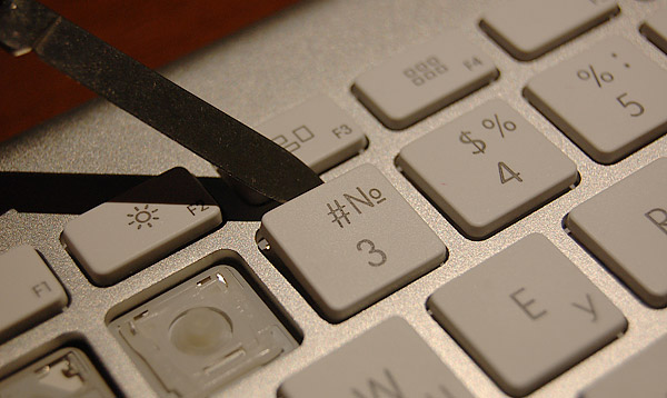 Снятие клавиши на клавиатуре Mac