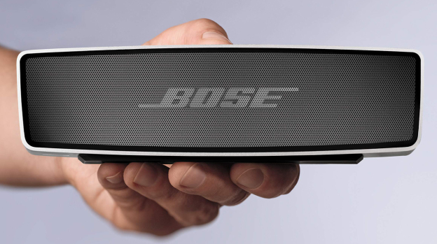Apple возвращает в свои магазины продукцию Bose