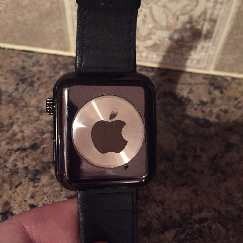 Задняя сторона поддельных Apple Watch